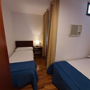 Habitación Estándar con 2 Camas Individuales